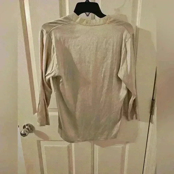 Theory Women Gold Silk/ Spandex Long Sleeve Top with Suede like collar Size P - Picture 5 of 7